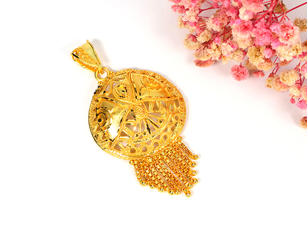 Necklaces & Pendants